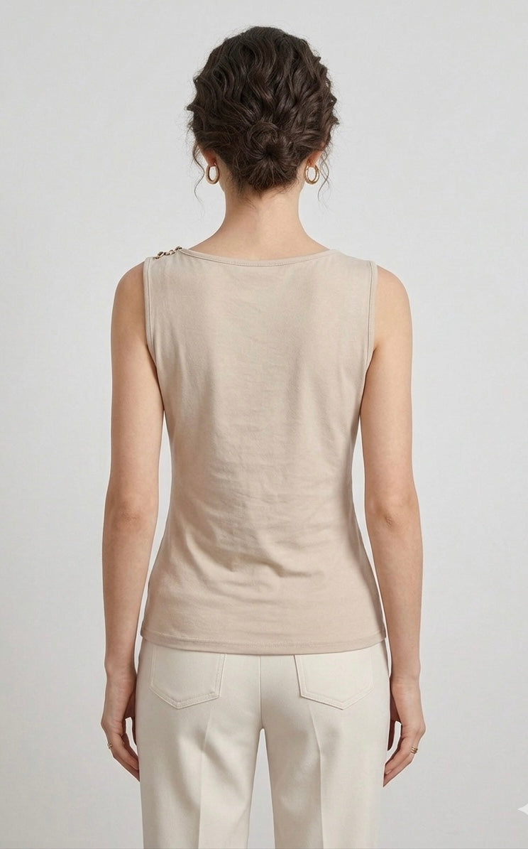 Blusa con broche
