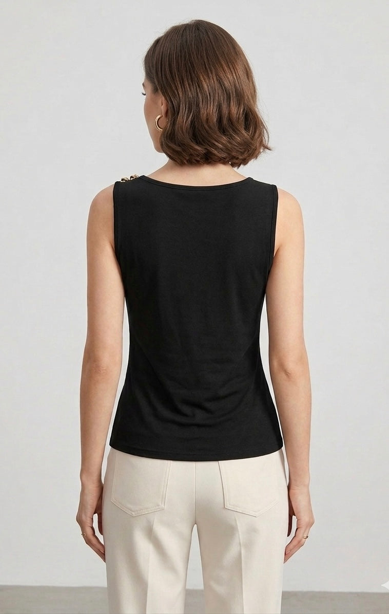 Blusa con broche