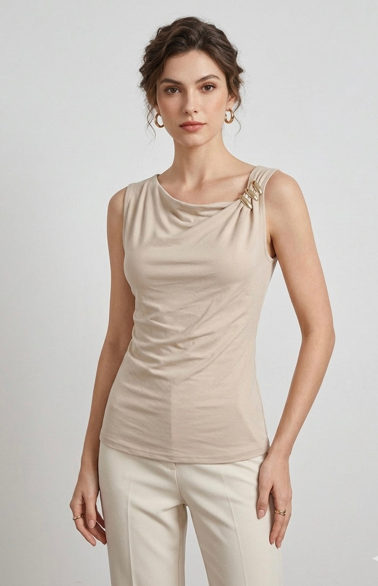 Blusa con broche