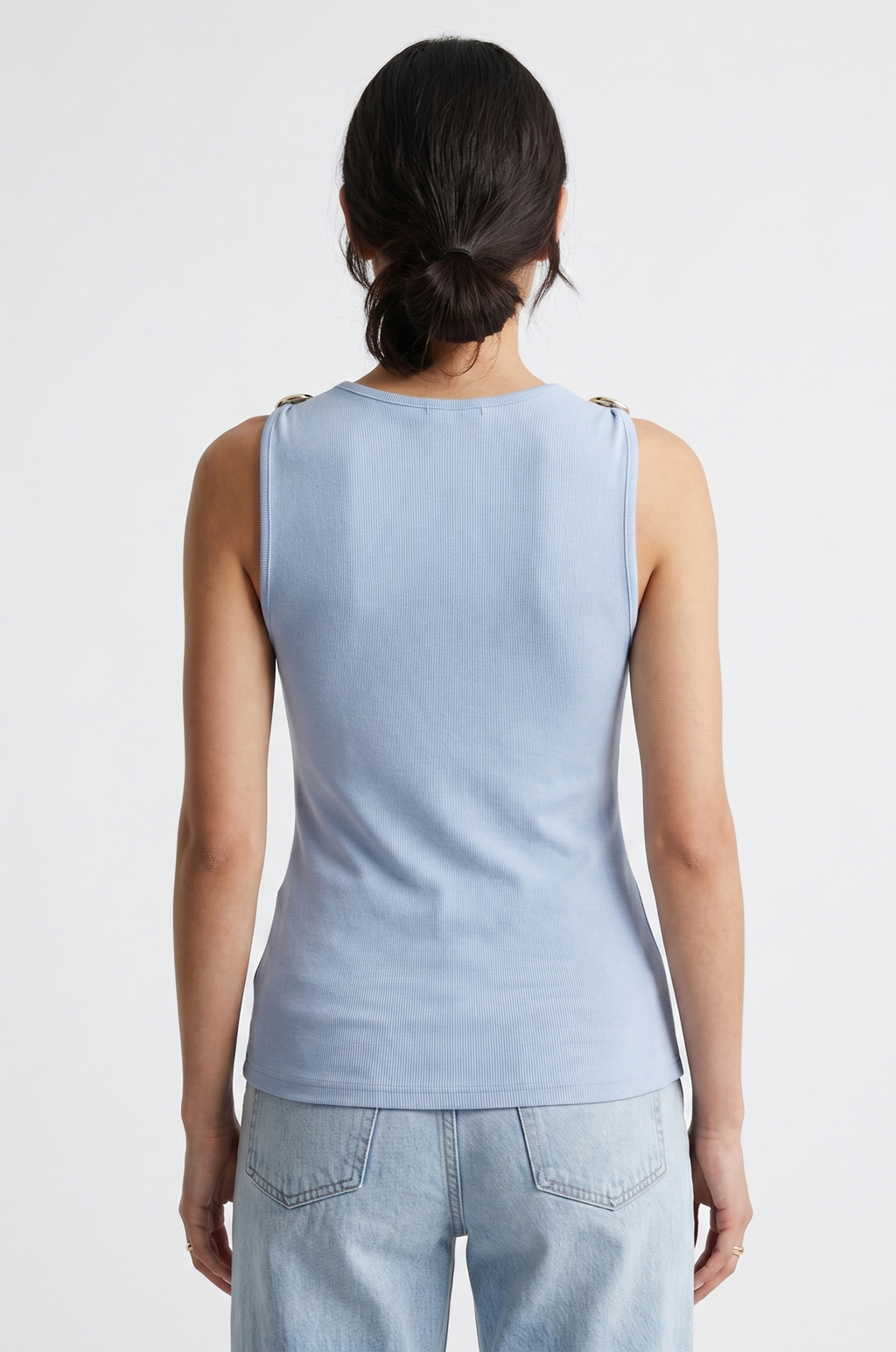 Blusa detalles en los hombros